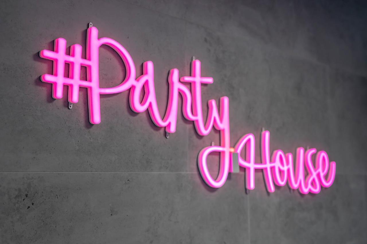 #Partyhouse Poznan Wilda Apartment ภายนอก รูปภาพ